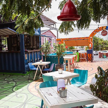 Bario Hotel Виллемстад Экстерьер фото