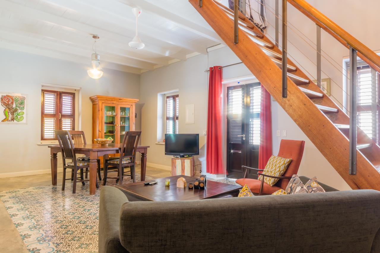 Bario Hotel Виллемстад Экстерьер фото